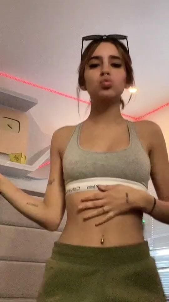 Quantum Ultra 11 Tante ABG Yandex Viral Sensasional Roadmap