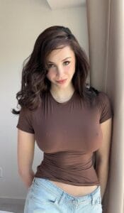 video gadis rusia cover lagu favorit viral