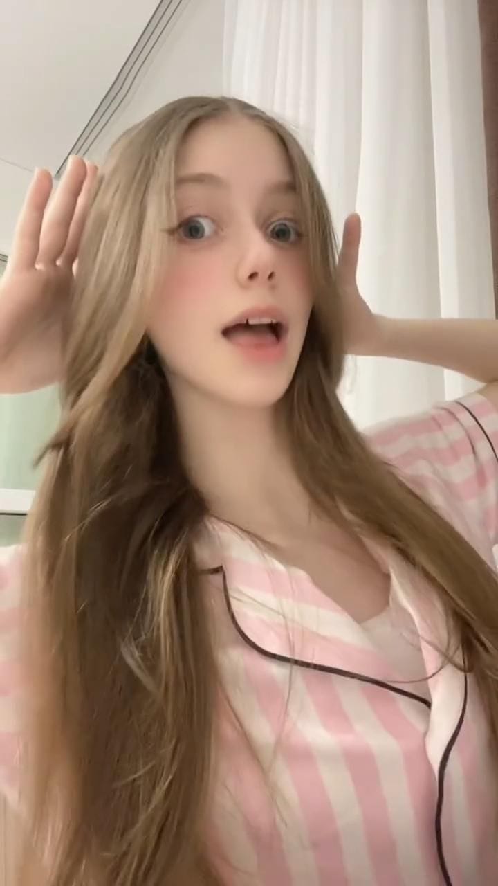 video cewek sma indo belajar salam dalam 5 bahasa viral