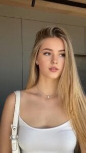 video abg rusia unboxing barang unik viral